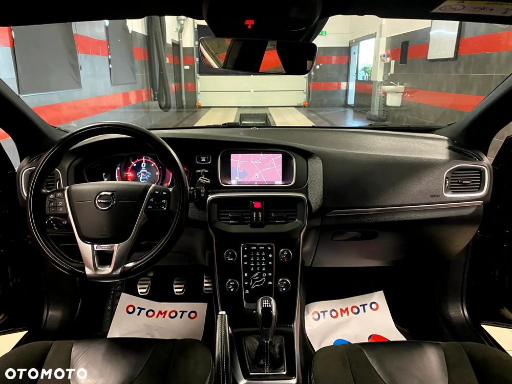 Volvo V40 D3 Drive-E R-Design Momentum - 16