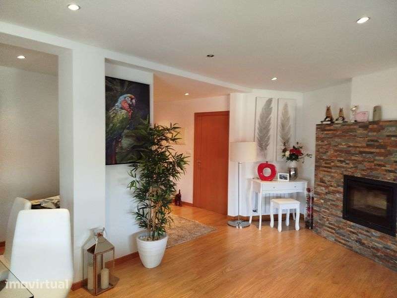 Apartamento T3 bem localizado na cidade de Mangualde - Grande imagem: 2/12