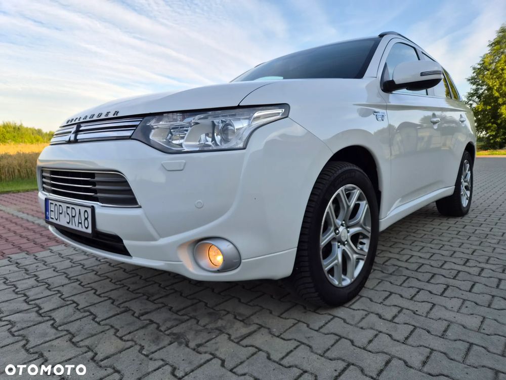 Mitsubishi Outlander 2.0 4WD Top - 10