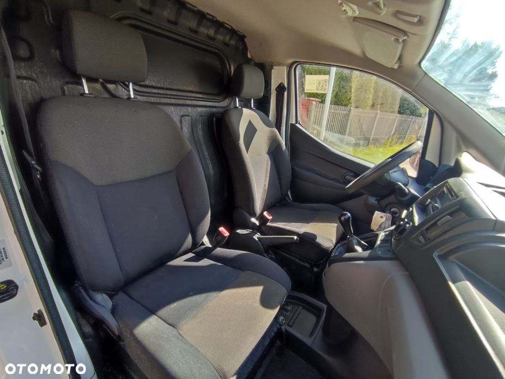 Nissan NV200 - 24