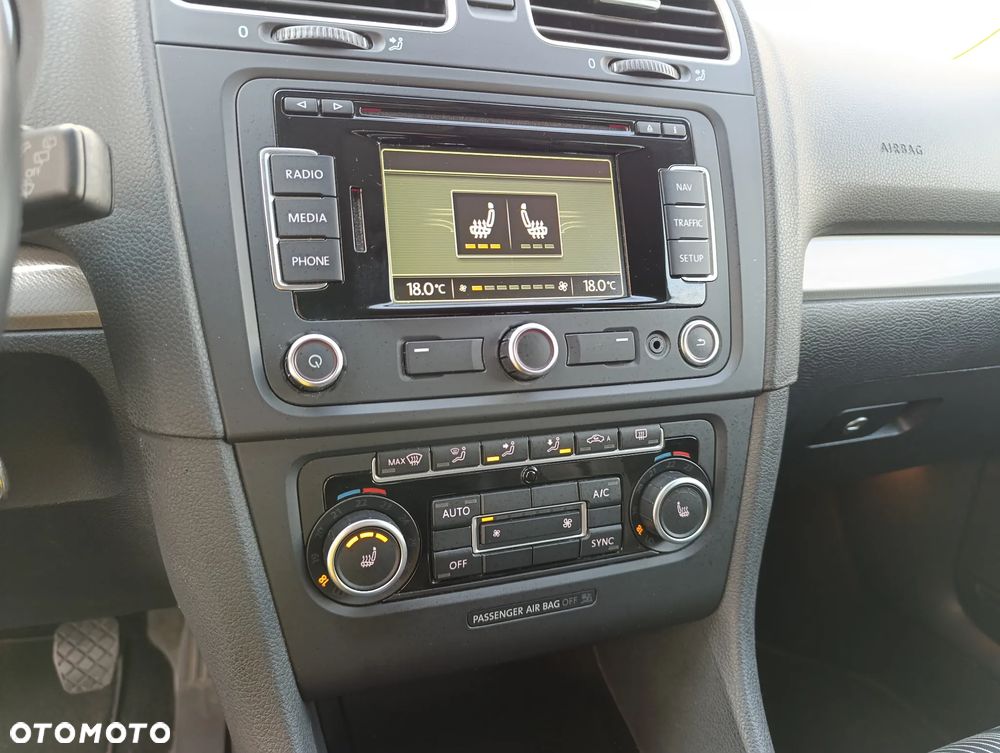 Volkswagen Golf 1.6 TDI DPF BlueMotion Technology MATCH - 36