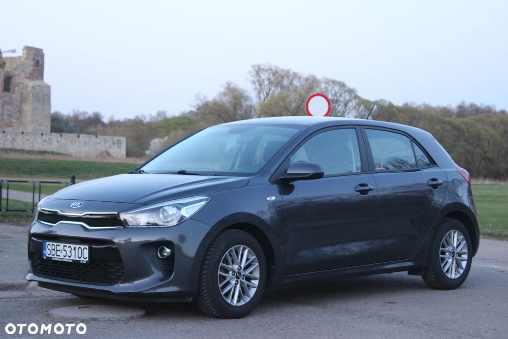 Kia Rio 1.2 L - 4