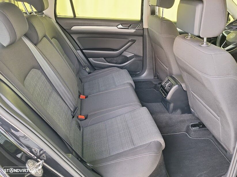 VW Passat Variant 2.0 TDi Business DSG - 11