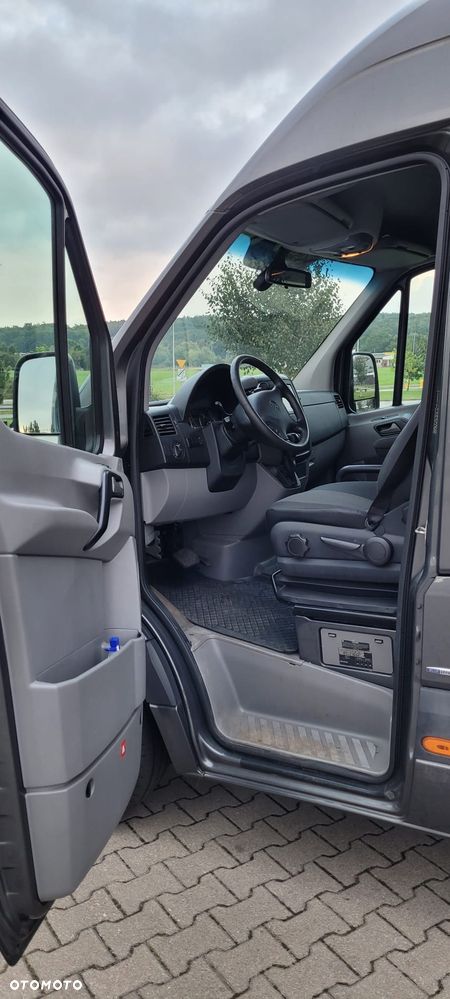 Mercedes-Benz Sprinter - 13