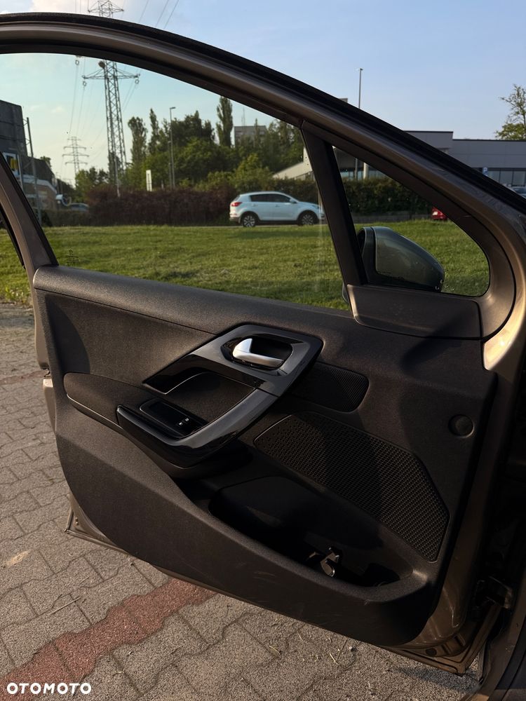 Peugeot 208 1.2 PureTech Active - 13