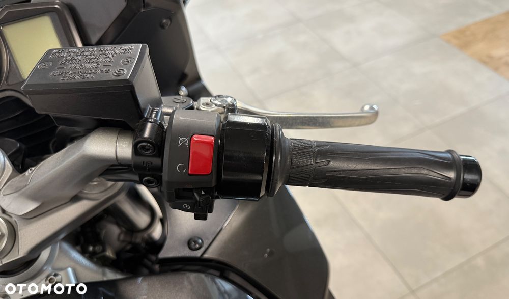 Yamaha FJR - 9