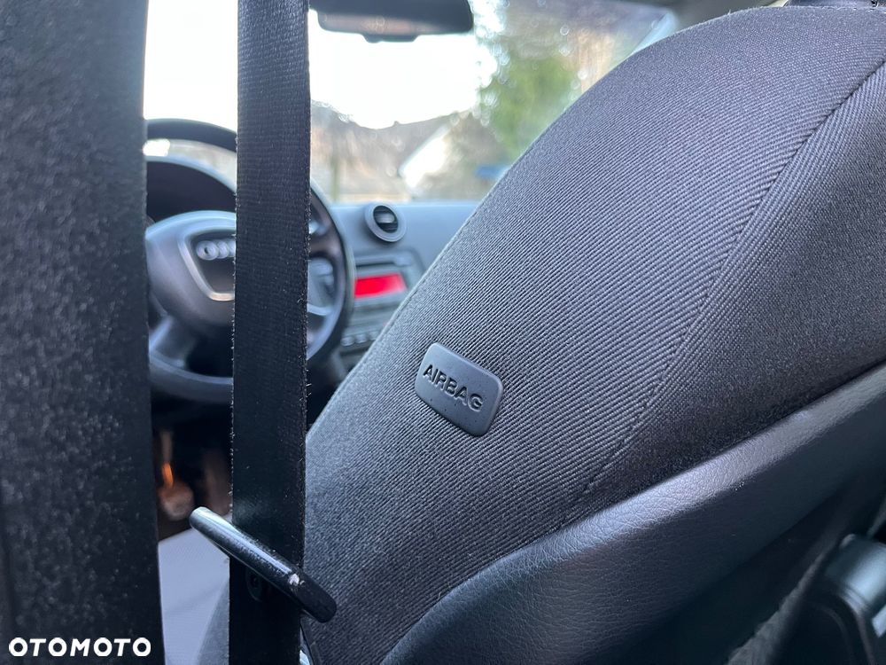 Audi A3 Sportback 2.0 TDI DPF Quattro Ambiente - 24