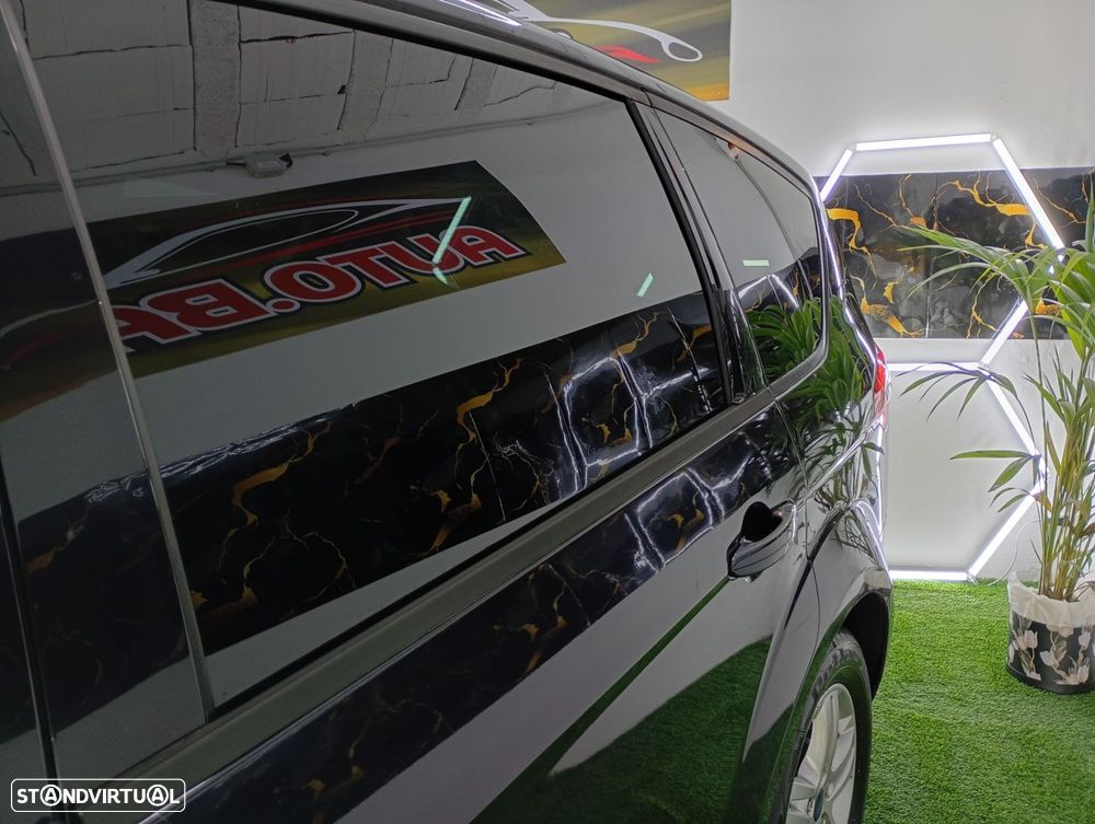 Ford S-Max 1.6 TDCi Trend Busine.7L - 11