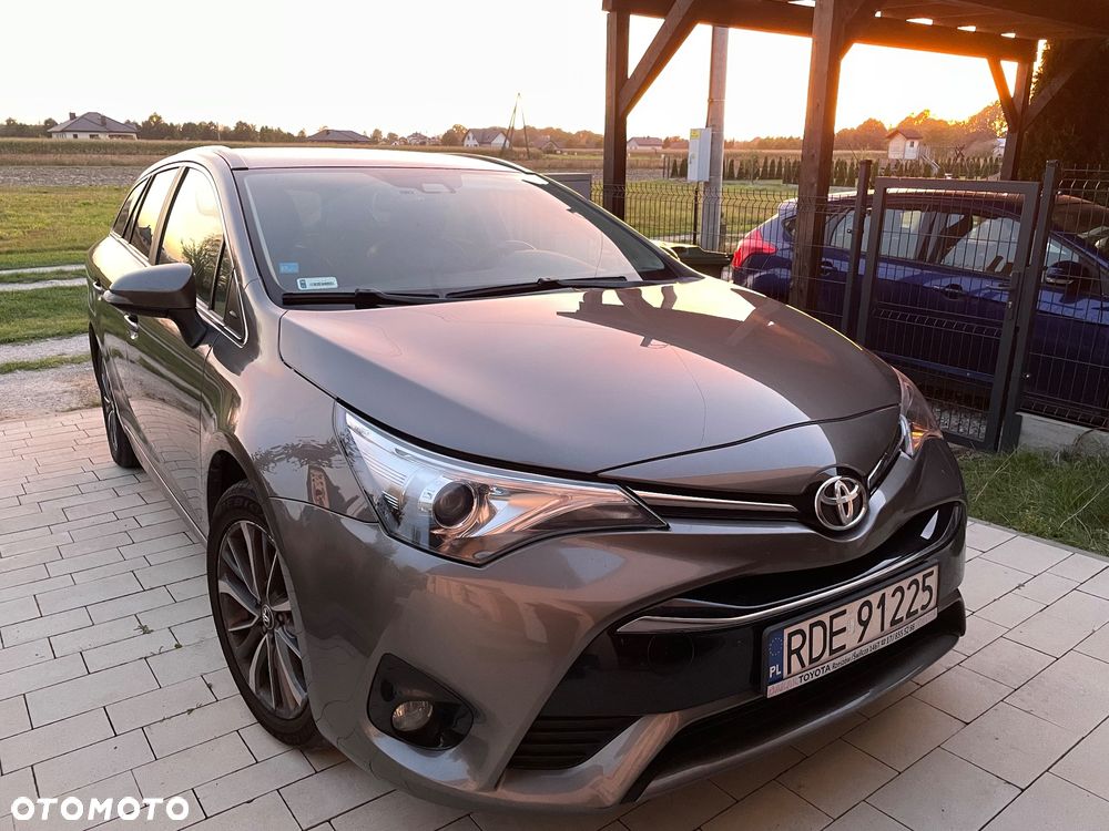 Toyota Avensis - 2