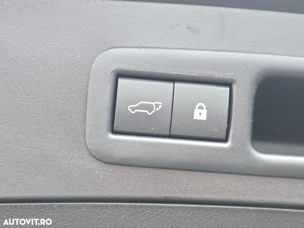 Lexus UX 250h Luxury Line - 25