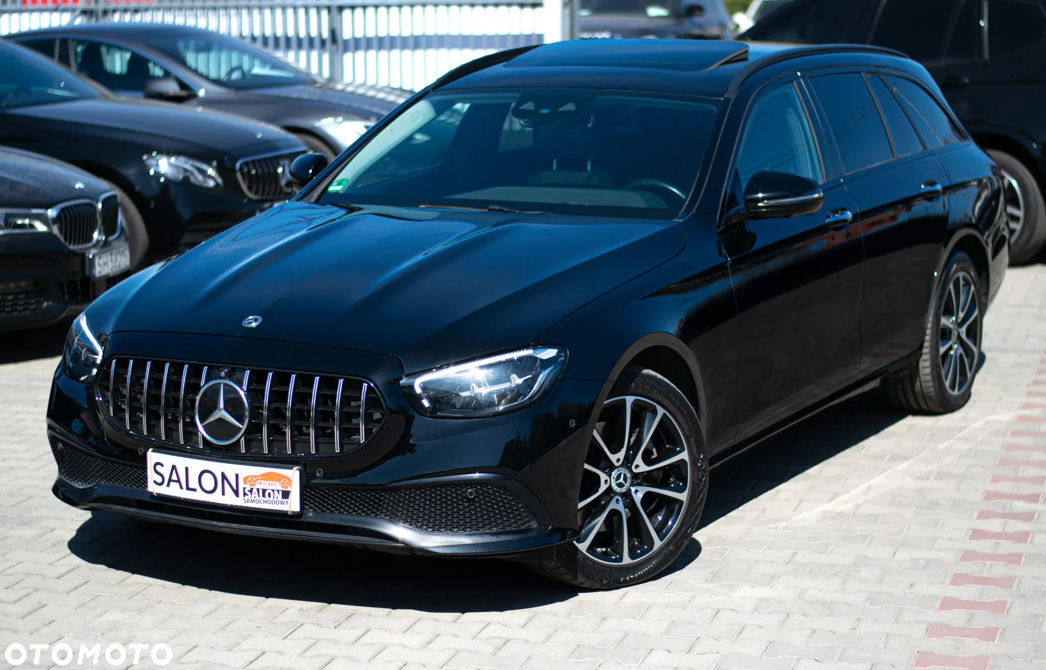 Mercedes-Benz Klasa E 220 d 4Matic T 9G-TRONIC Avantgarde - 29