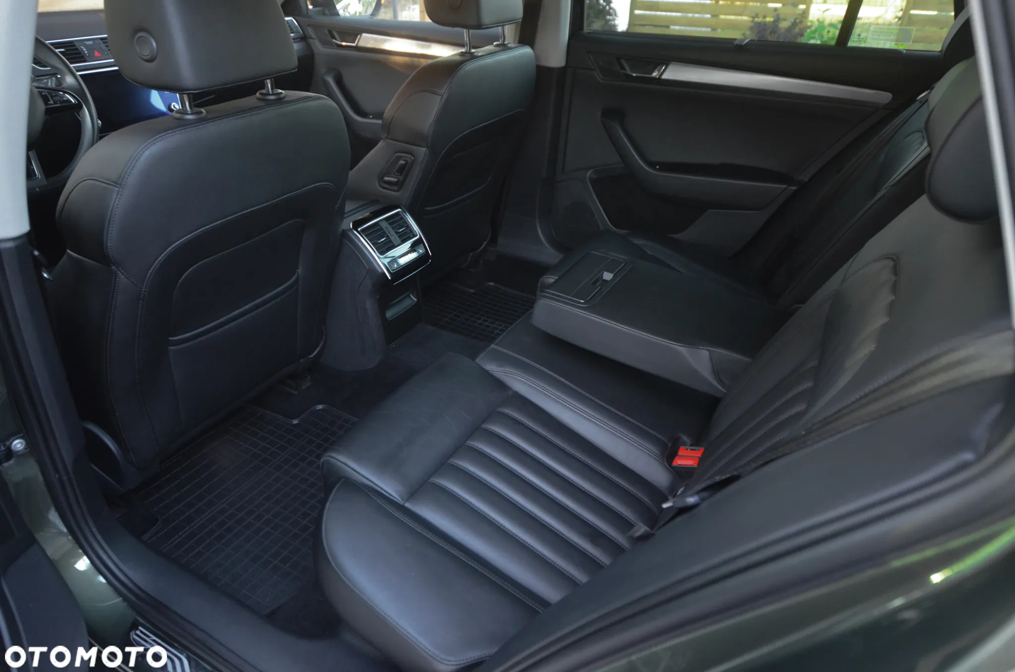Skoda Superb 2.0 TDI SCR Style DSG - 34
