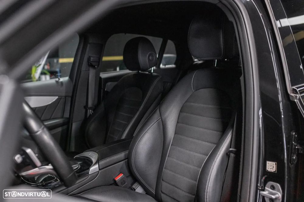Mercedes-Benz GLC 300 e Coupe 4Matic 9G-TRONIC AMG Line - 35