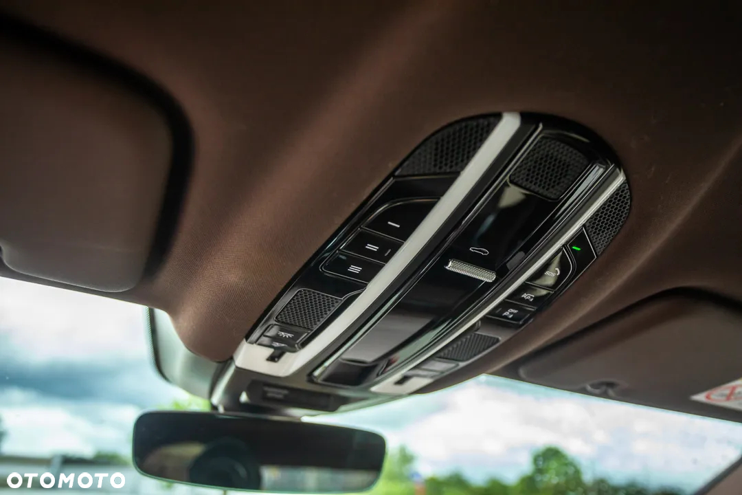 Porsche Cayenne Coupe E-Hybrid - 37
