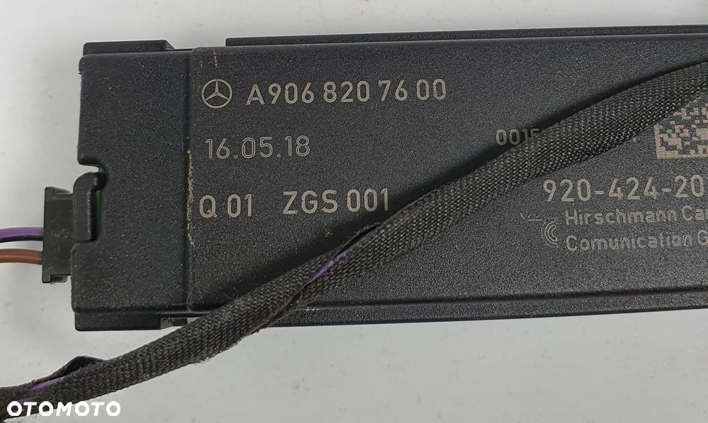 WZMACNIACZ ANTENY MERCEDES SPRINTER W906 A9068207600 - 2