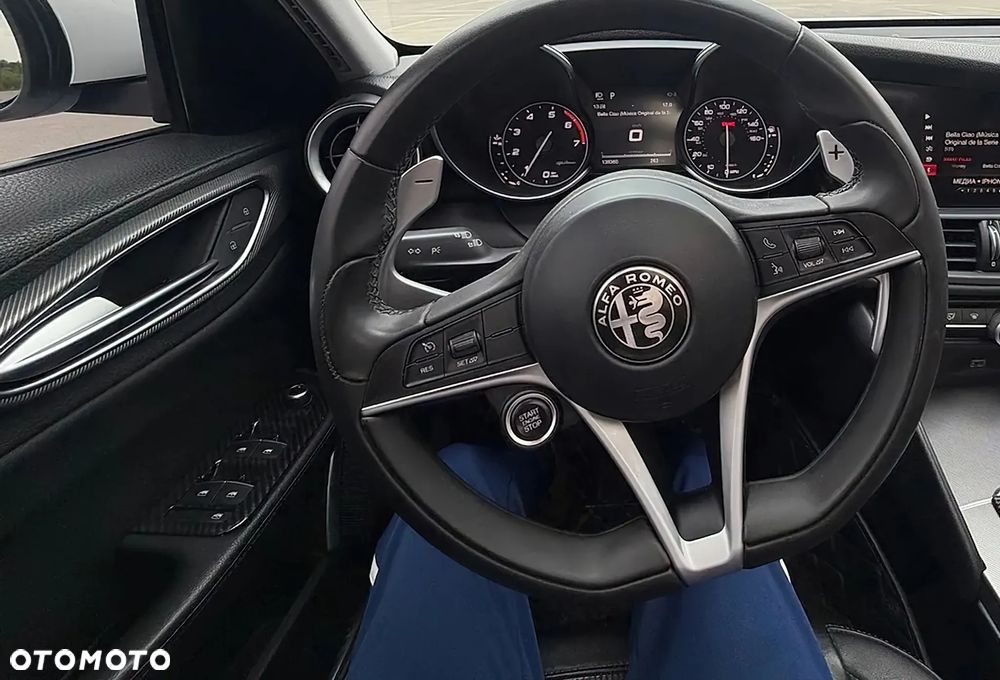 Alfa Romeo Giulia 2.0 Turbo Veloce - 8
