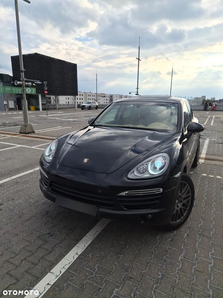 Porsche Cayenne - 1