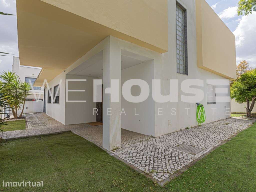 Moradia T4 com 2 pisos, jardim e garagem em Santo António da Charne... - Grande imagem: 5/41