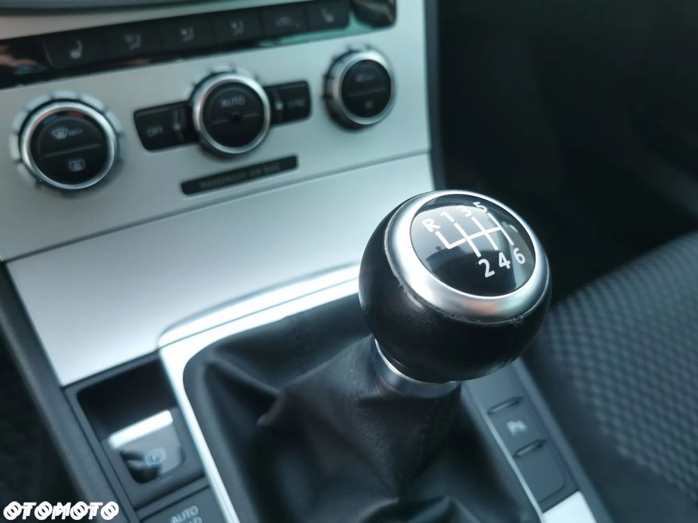 Volkswagen Passat Variant - 28