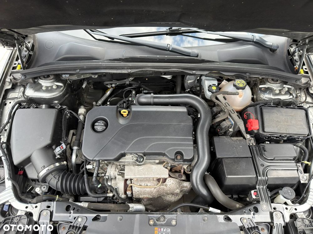 Opel Insignia 1.5 T Exclusive S&S - 36