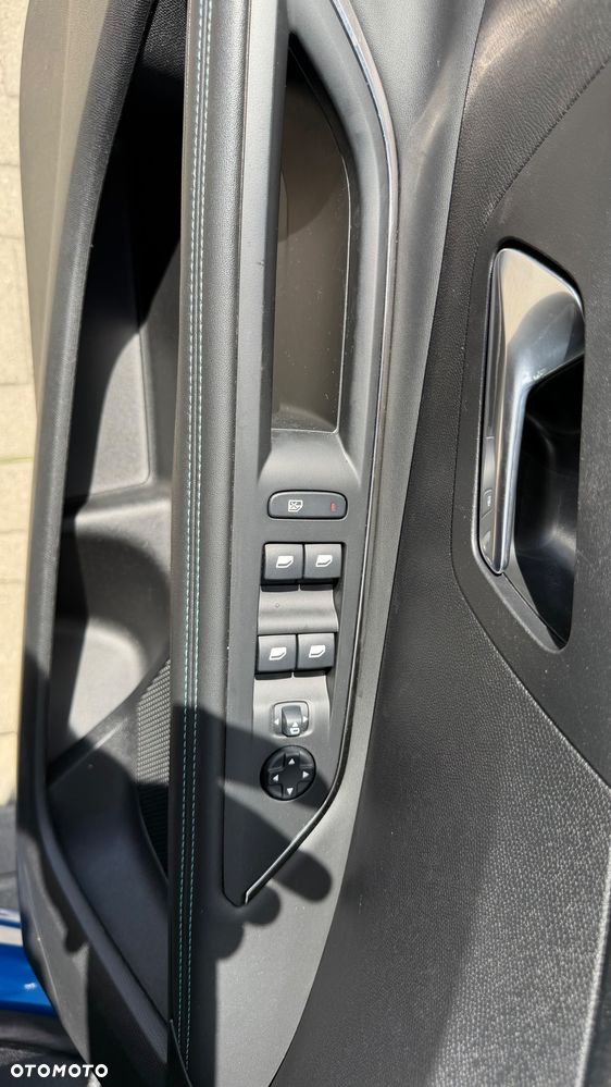 Peugeot 3008 Hybrid4 300 e-EAT8 Allure - 21