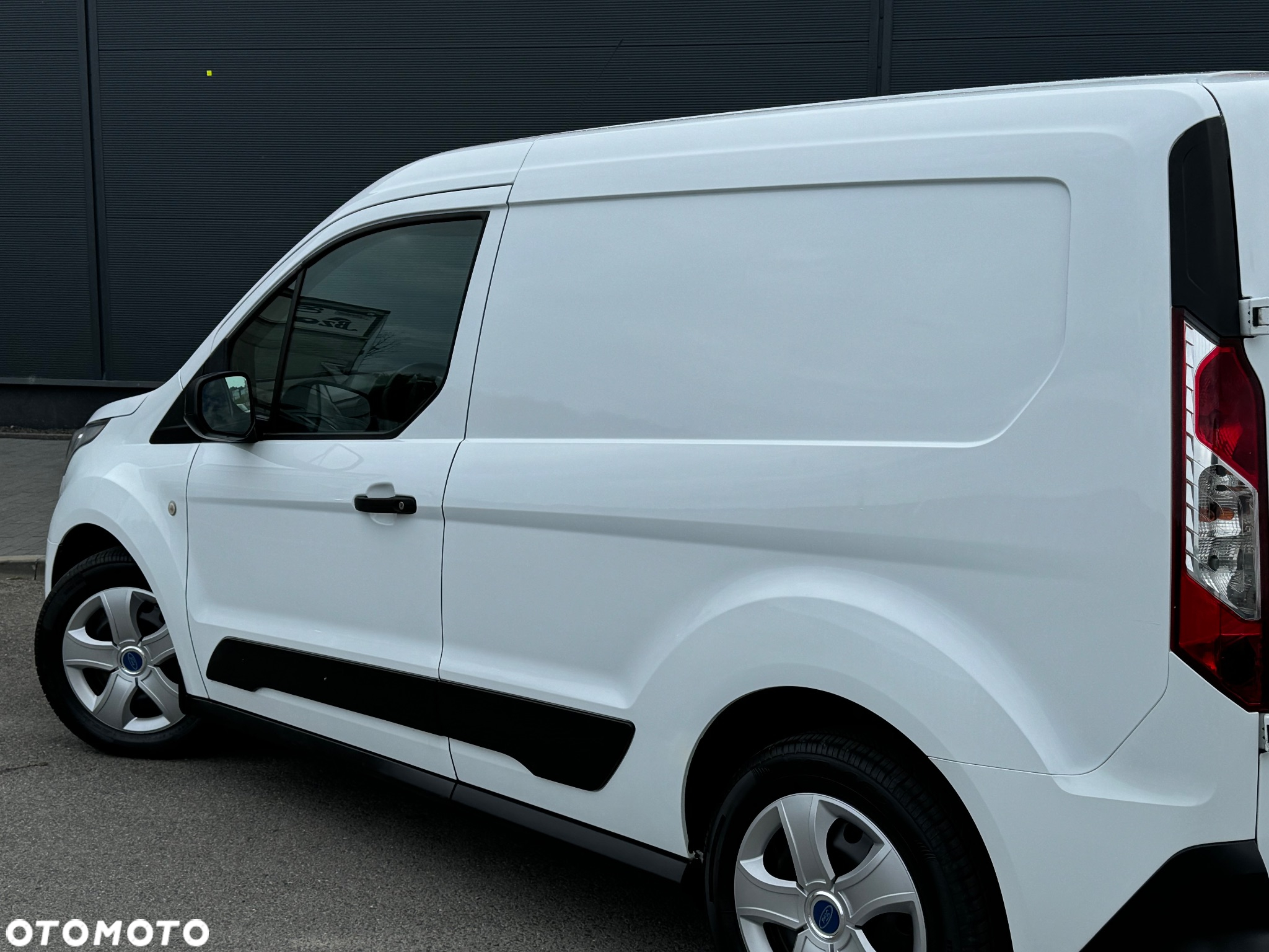 Ford Transit Connect - 10
