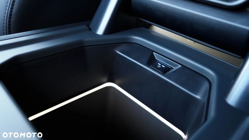 Land Rover Defender 110 D350 X-Dynamic SE - 22