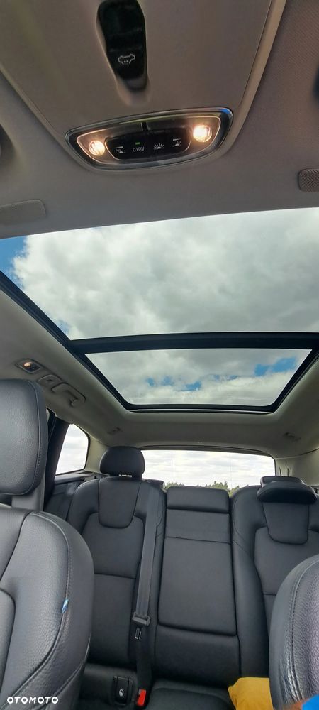 Volvo XC 60 T5 AWD Momentum - 8