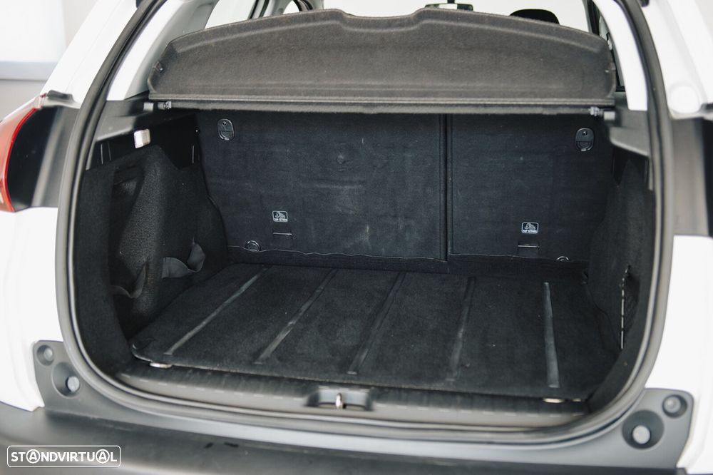 Peugeot 2008 1.6 BlueHDi Style - 25