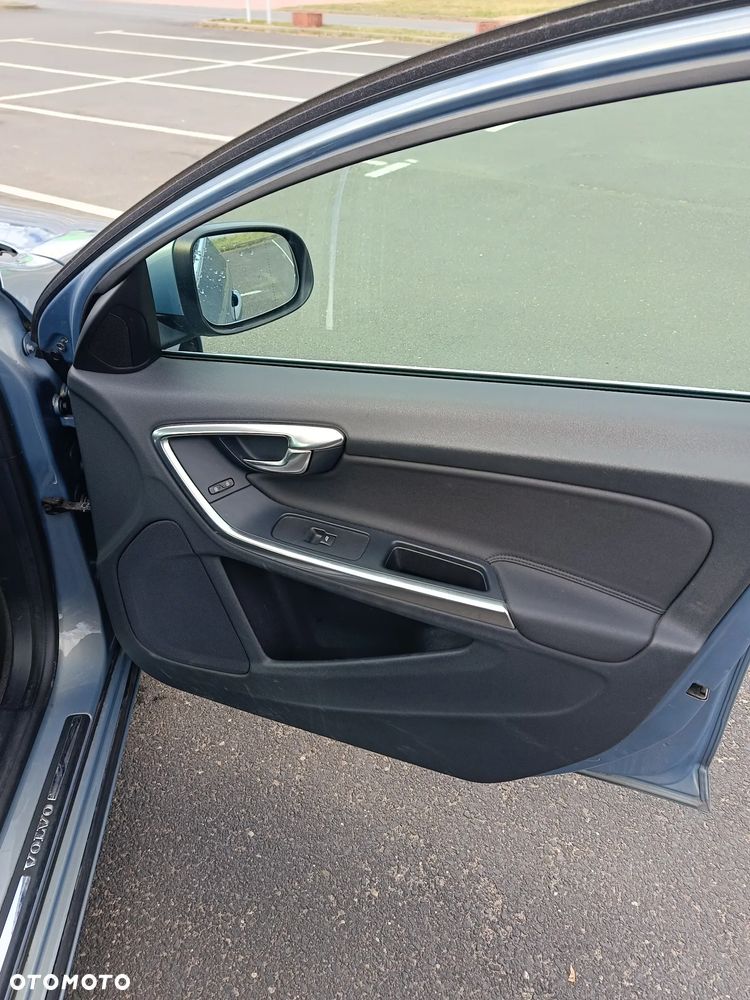 Volvo V60 D3 Summum - 14