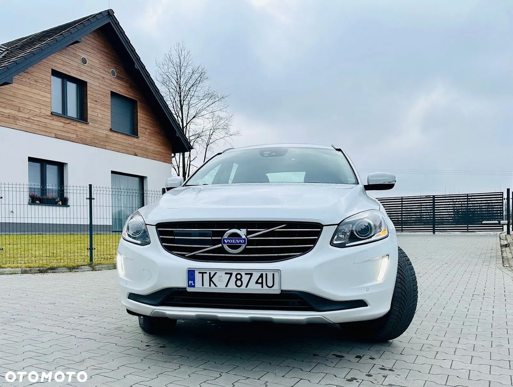 Volvo XC 60 D5 AWD Geartronic Summum - 4