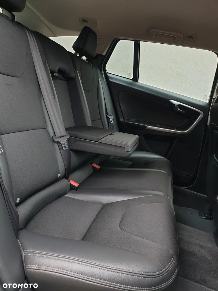 Volvo V60 D3 Geartronic Linje Svart - 38