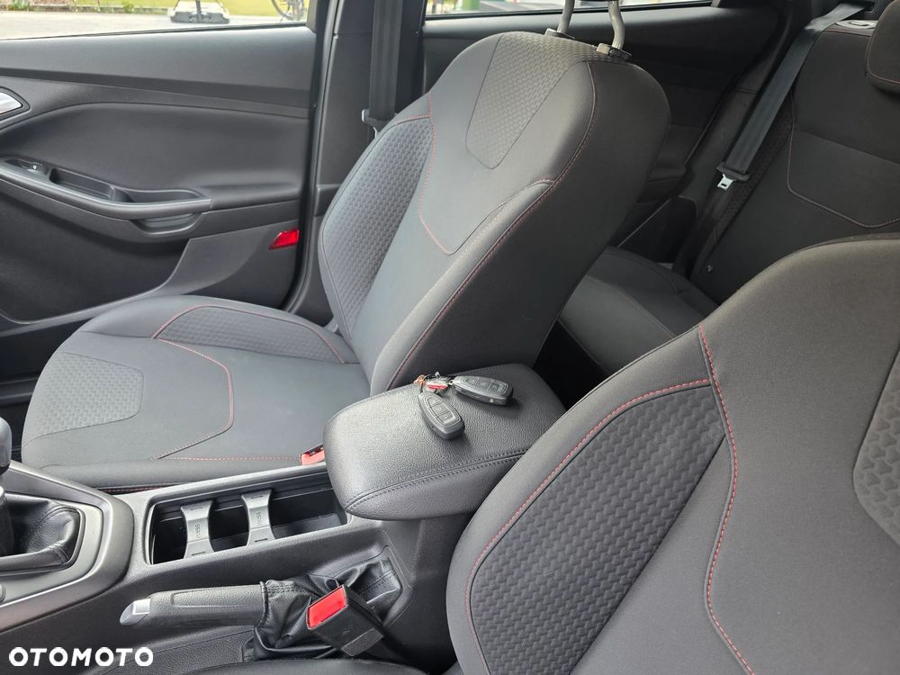 Ford Focus SW - 17