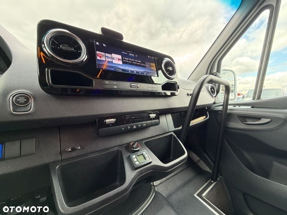 Mercedes-Benz Sprinter 519 - 19