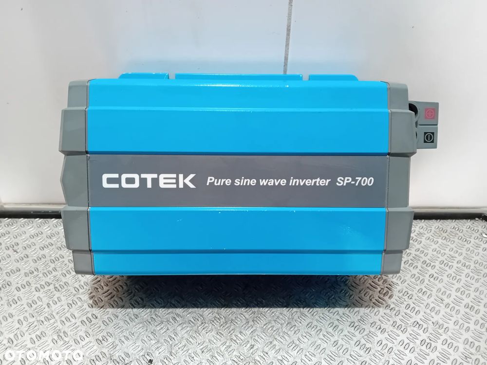 przetwornica napięcia Cotek Pure Sine Wave inrerter SP-700 - 1