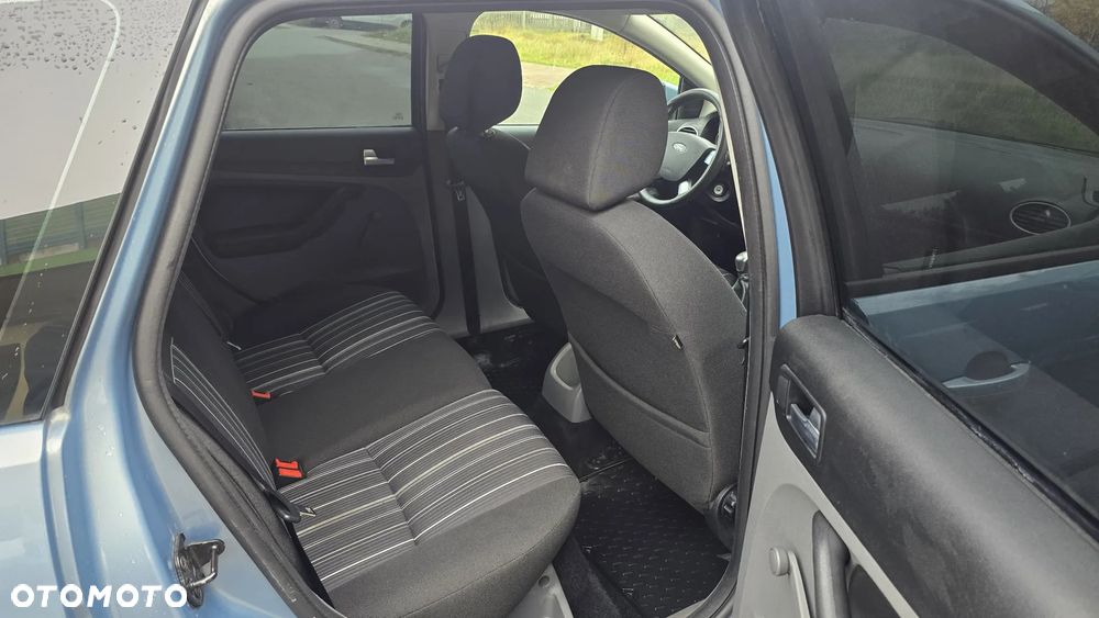 Ford Focus Turnier 1.6 16V Style - 26