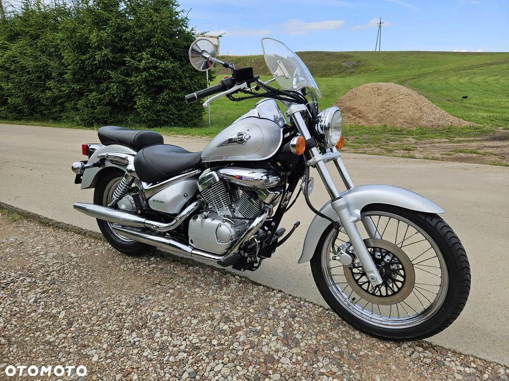 Suzuki Intruder