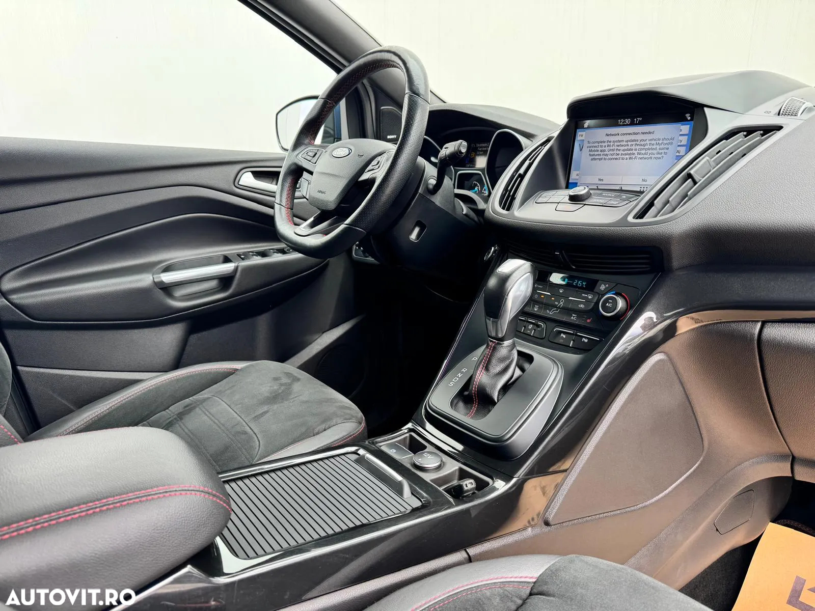 Ford Kuga 2.0 TDCi 4WD Powershift ST-Line - 16