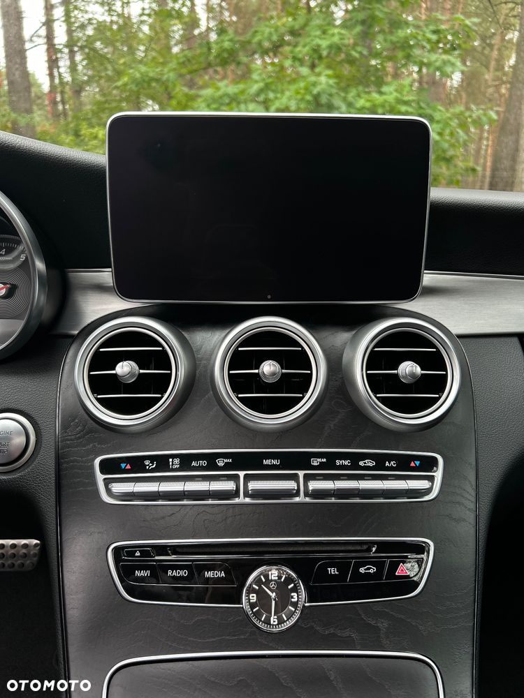 Mercedes-Benz Klasa C 300 7G-TRONIC - 26