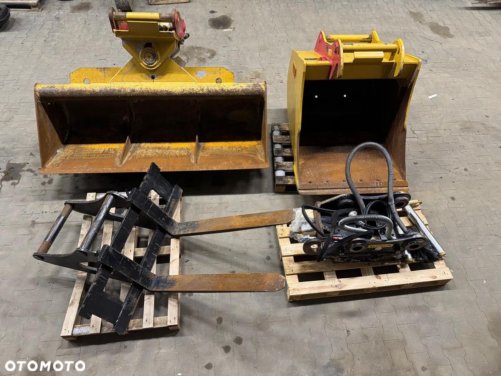 Szybkozłącze Hydraulicze OilQuick Q65 + 2  łyżki i widły - 1