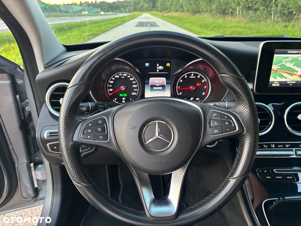 Mercedes-Benz Klasa C 180 7G-TRONIC Exclusive - 18