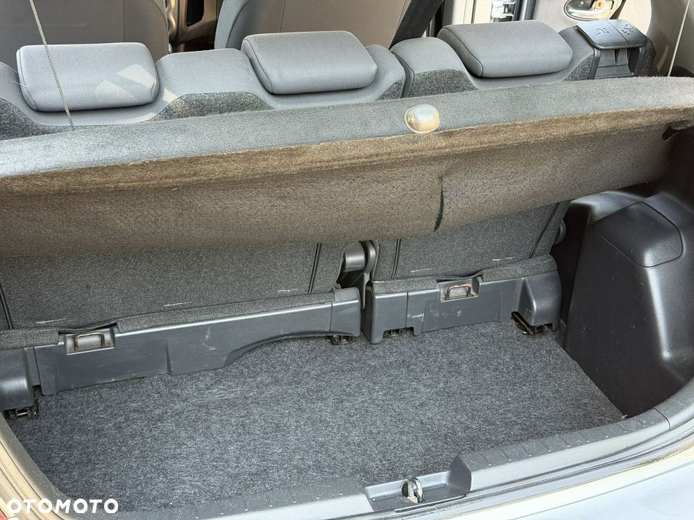 Toyota Yaris - 20