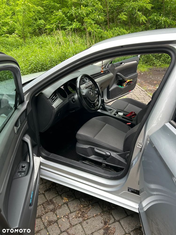 Volkswagen Passat - 6