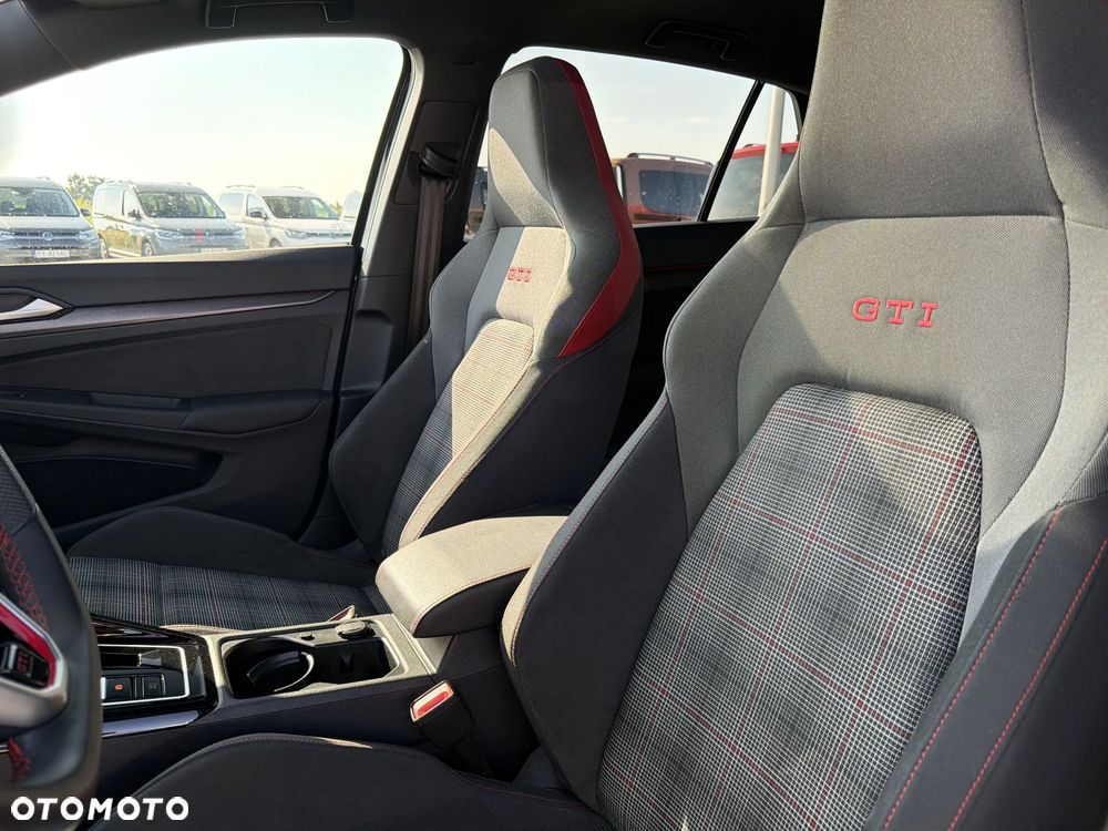 Volkswagen Golf - 19