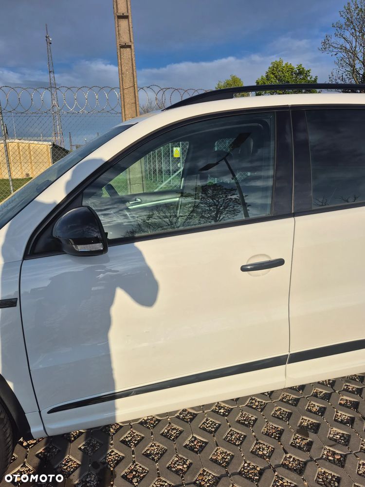 Volkswagen Tiguan 2.0 TDI 4Mot Perfectline R-Style DSG - 23