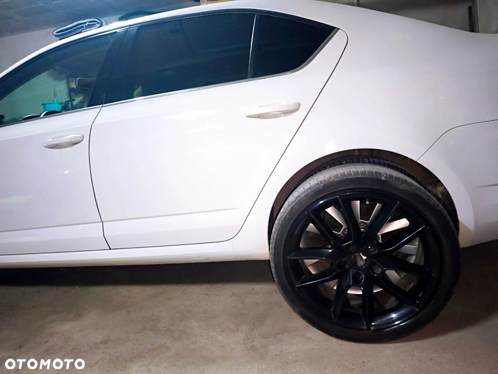 Skoda Octavia 1.4 TSI Ambition - 32