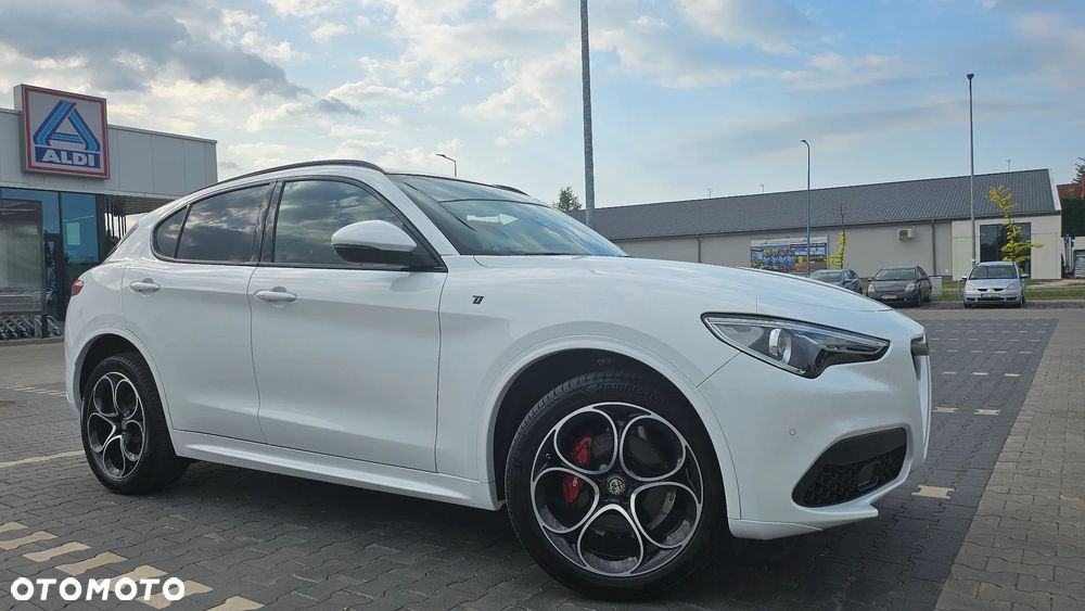 Alfa Romeo Stelvio 2.0 Turbo 16V AT8-Q4 Ti - 1