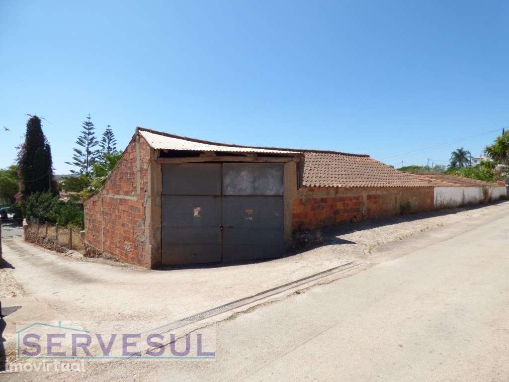 Lote de terreno com 3150 m2, em zona urbana e com um Armazém para r... - Grande imagem: 2/19