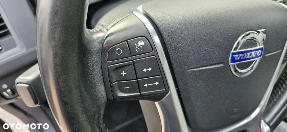 Volvo XC 60 D5 AWD Geartronic Summum - 32