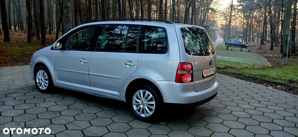 Volkswagen Touran 1.9 TDI DSG United - 4
